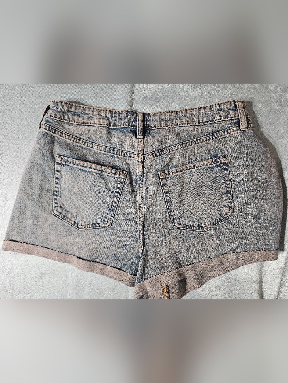 Wild Fable High Rise Rolled Cuff Jean Shorts Size 10 - Picture 2 of 5